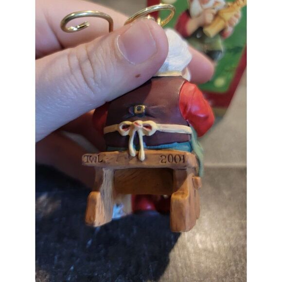 Hallmark 2001 carving Santa ornament Xmas decor - Picture 4 of 5